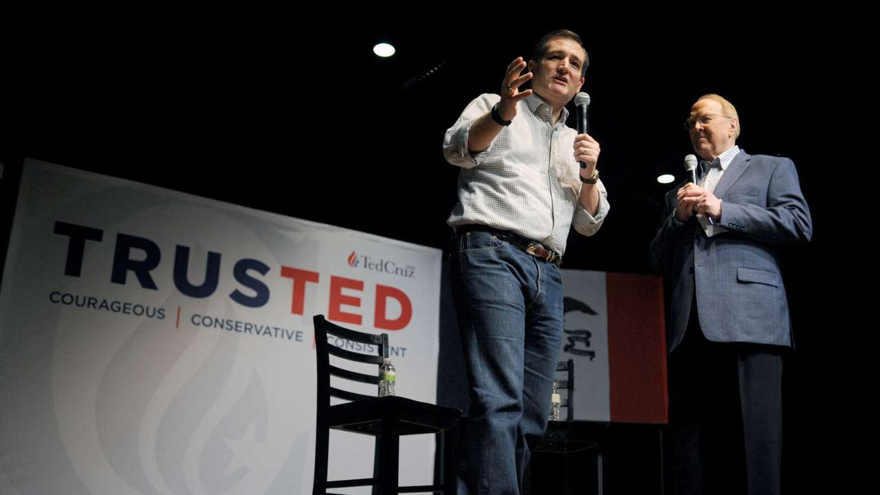 FILE PHOTO: U.S. Republican presidential candidate Cruz speaks at a town hall at Winterset Stage in Winterset Iowa