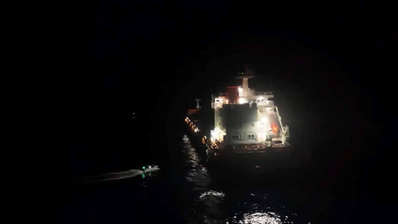 Eunavfor Aspides' carry out rescue operation following an attack on Minervagracht