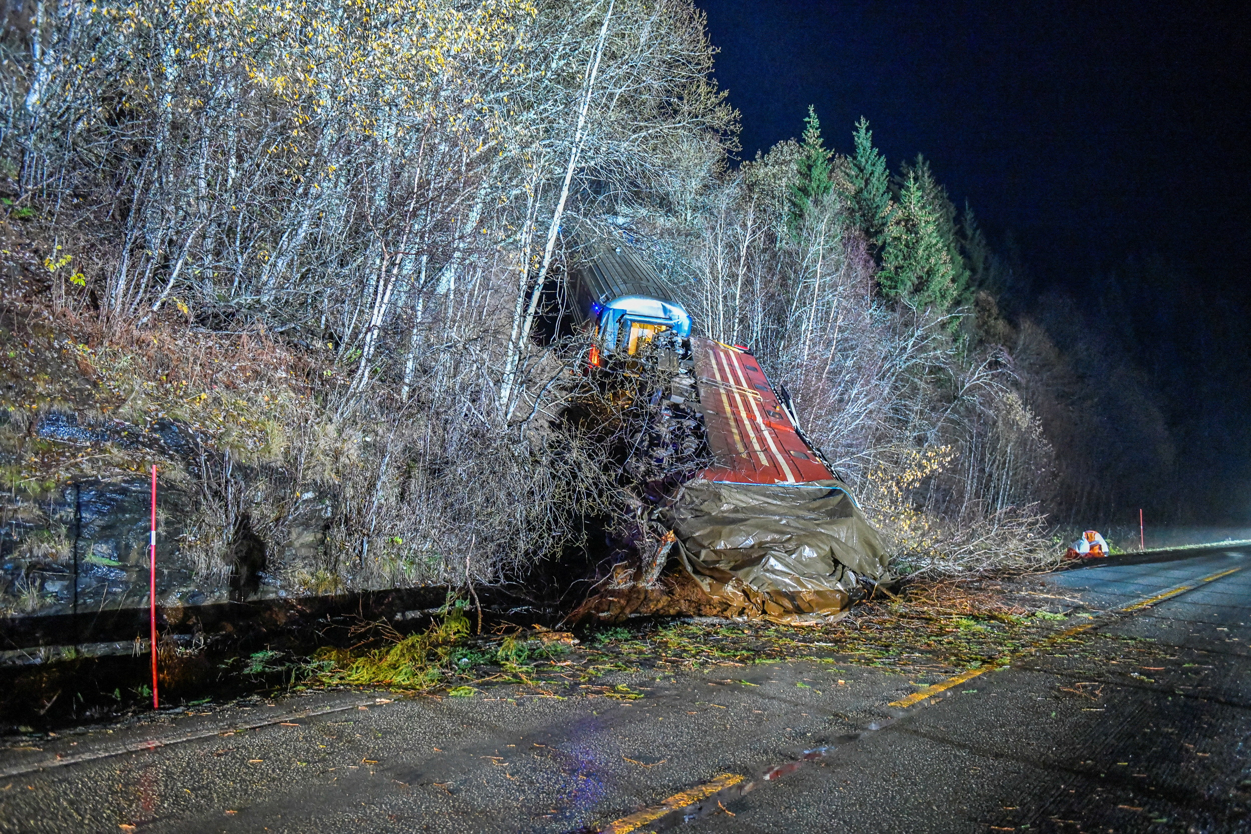 A derailed train is pictured in Finneidfjord