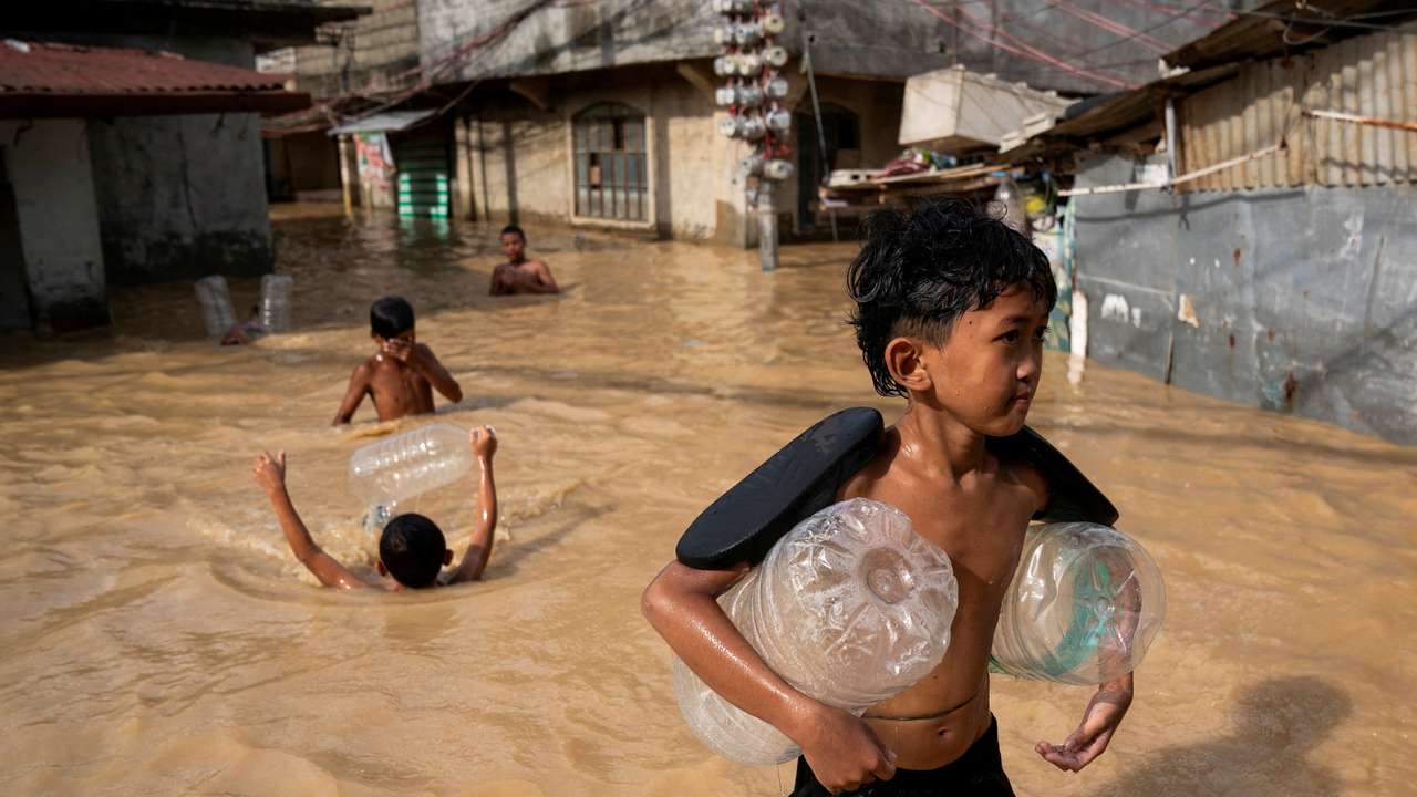 Flooding following super typhoon Man-Yi in Nueva Ecija