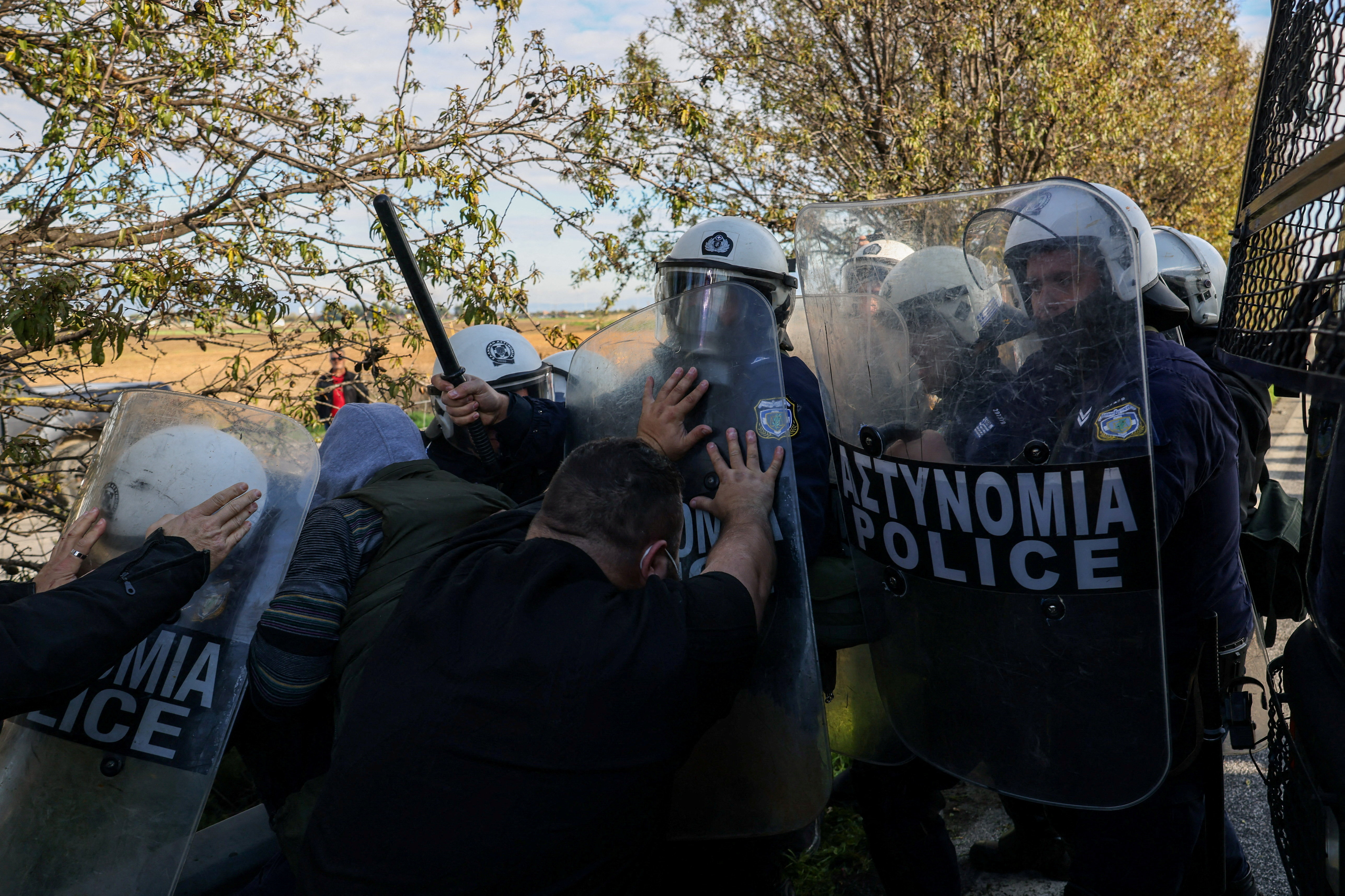 Clashes erupt as Greek farmers protest near Larissa
