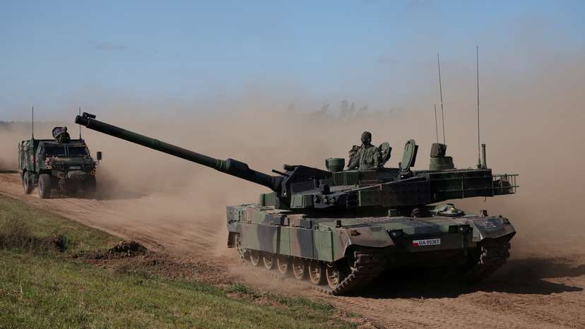 FILE PHOTO: Polish soldiers take part in trial drills prior to annual artillery show ‘Autumn Fire 23’ at a military range in Bemowo Piskie near Orzysz