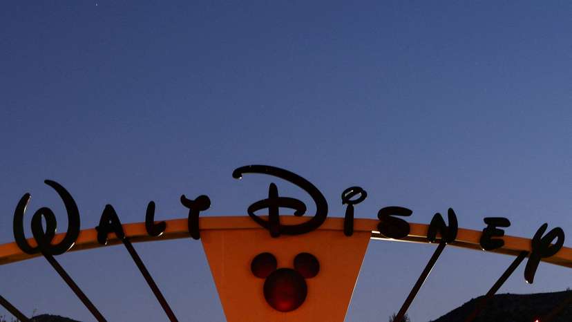 FILE PHOTO: Striking actors reach tentative agreement with Hollywood studios to end strike
