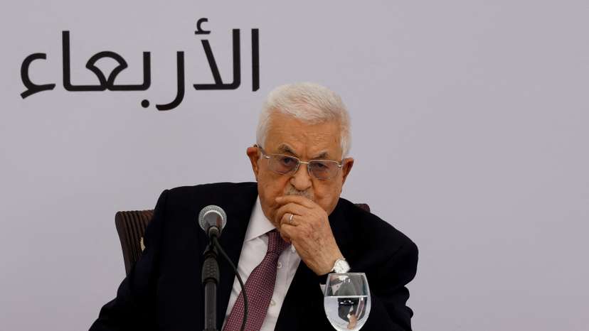 Palestinian President Mahmoud Abbas visits the Istishari Cancer Center in Ramallah