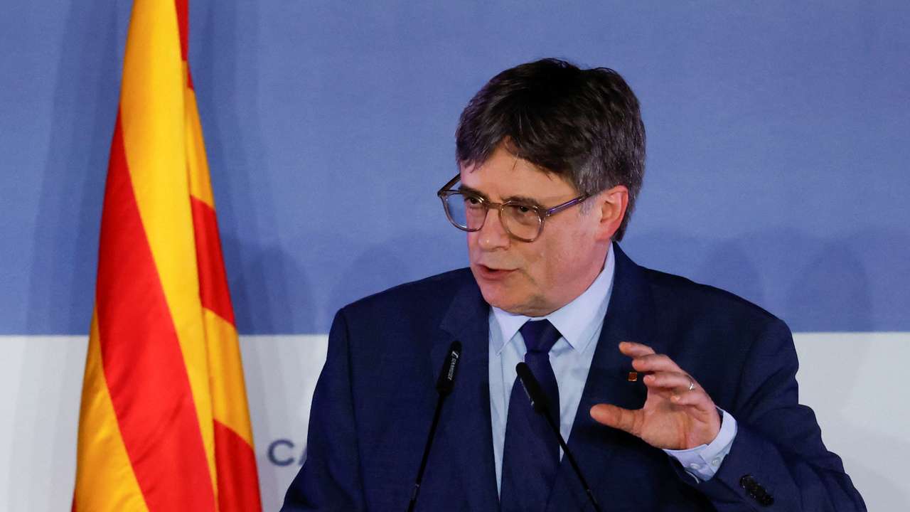 Catalan separatist leader Carles Puigdemont gives a press conference in Elne