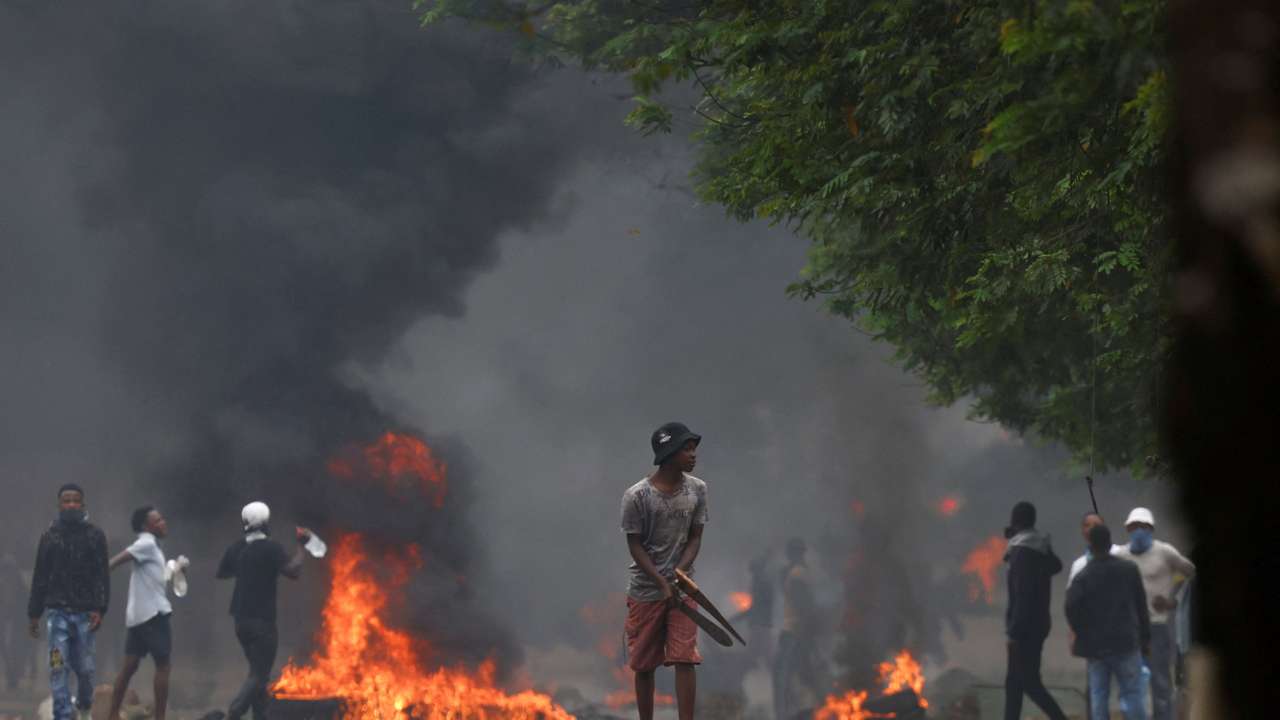 FILE PHOTO: Mozambique opposition party leads national shutdown against election outcome