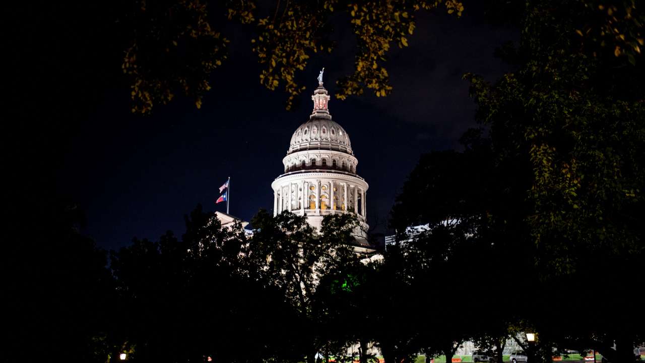 Democratic lawmakers in Texas in redistricting battle