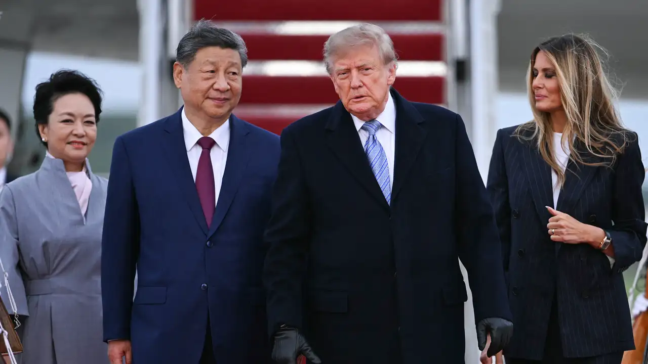 US President Donald Trump and US First Lady Melania Trump greet Chinese President Xi Jinping and China’s First Lady Peng Liyuan upon their arrival at Joint Base Andrews in Maryland on September 23, 2026.