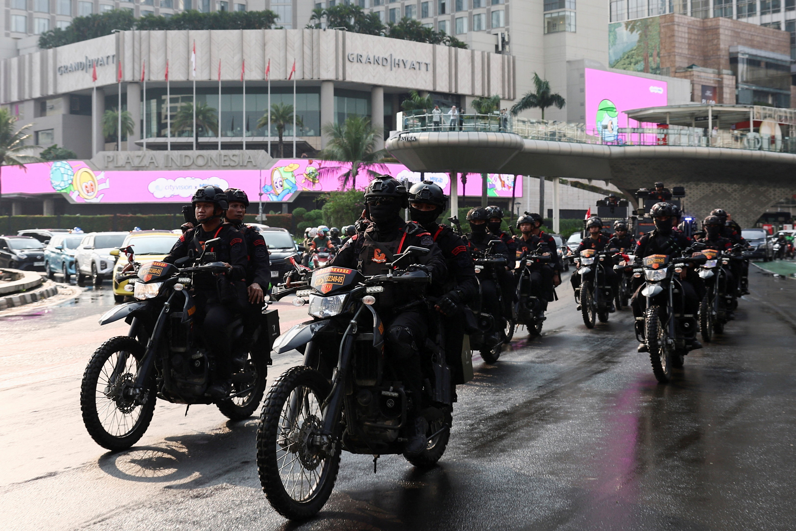 Security tightened amid the widespread protests against parliament in Jakarta
