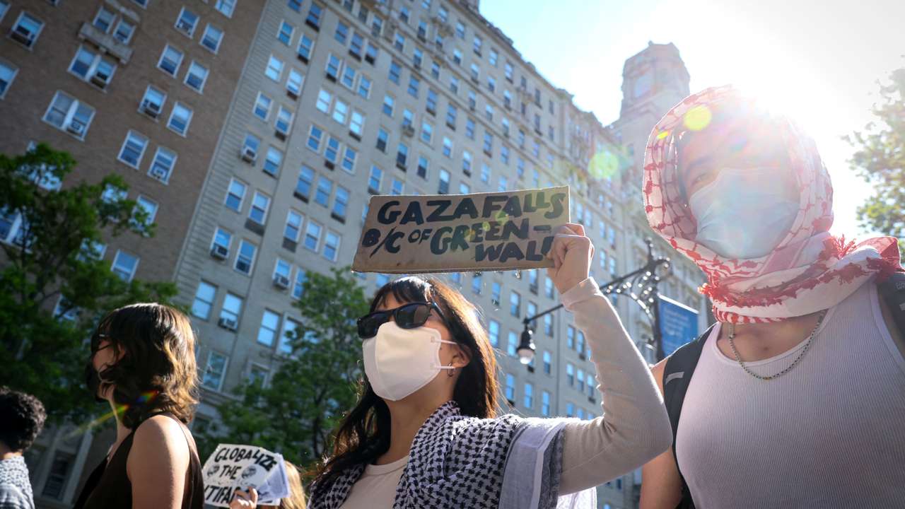 Students from Columbia University protest in New York