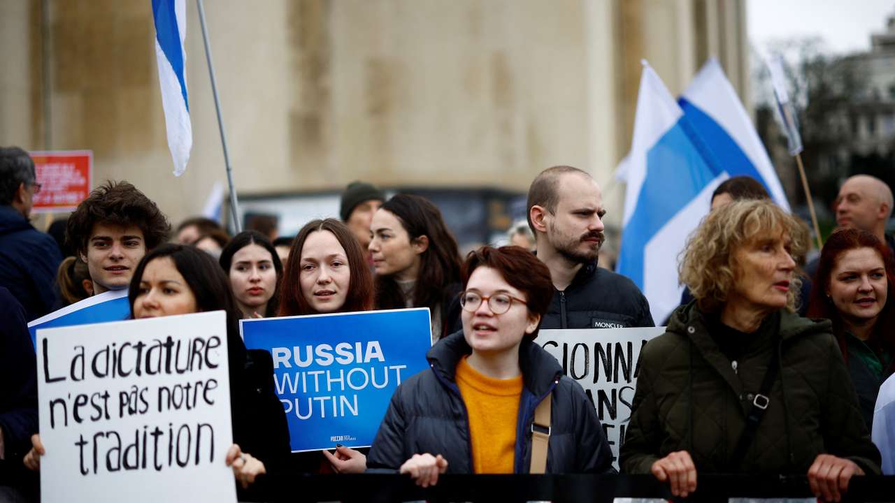 Protest against incumbent Russian President Putin, in Paris