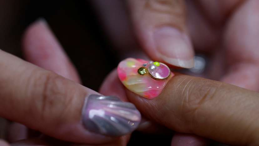 Japanese manicurist takes on plastic pollution, one nail at a time