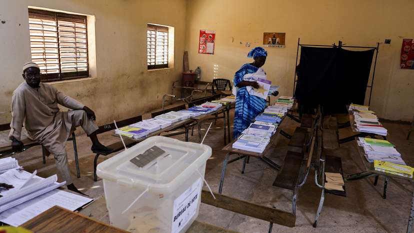 Senegal holds early legislative election