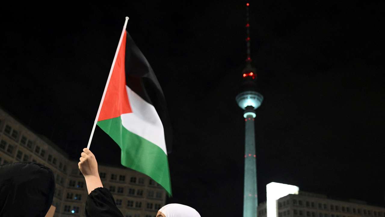 Pro-Palestinian protest, on Potsdamer Platz in Berlin