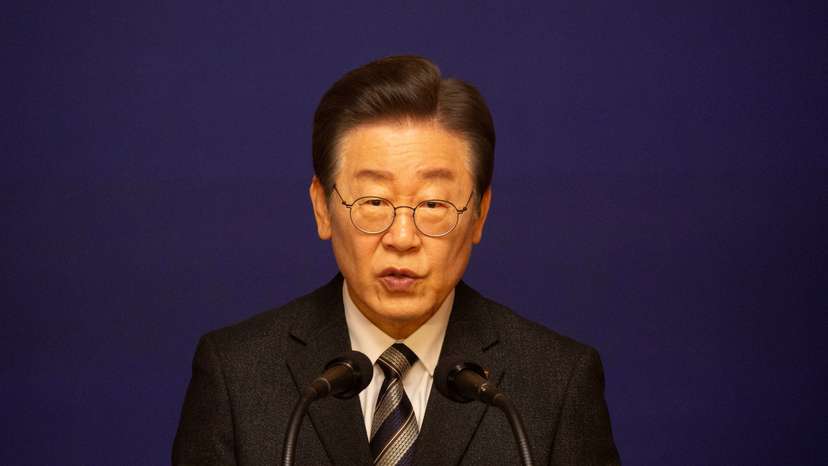 FILE PHOTO: New Year press conference by Opposition leader Lee Jae-myung in Seoul