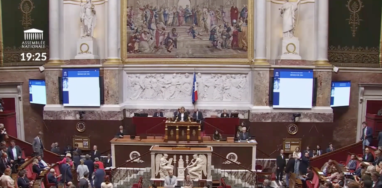 French lawmakers approve assisted dying reform