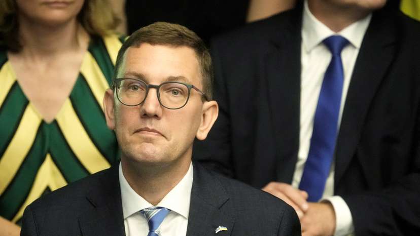Estonia's new Prime Minister and government sworn in, in Tallinn