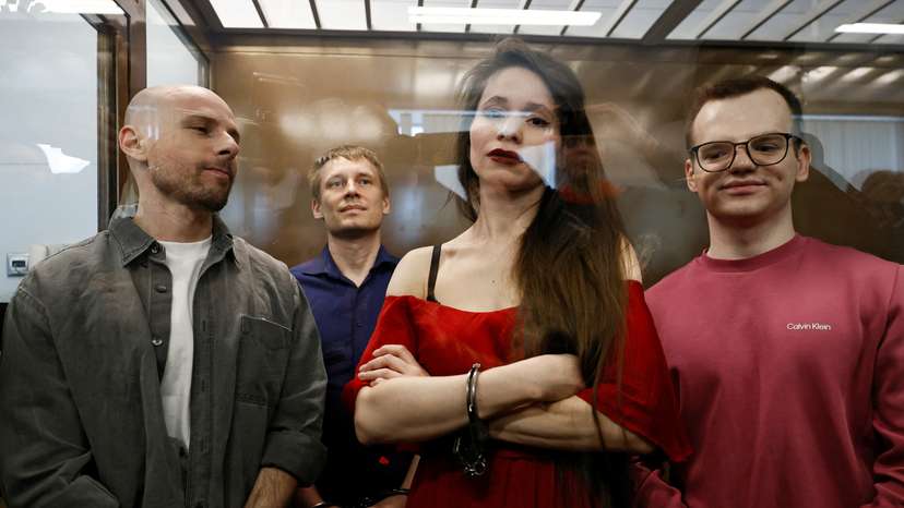 Russian journalists on trial for links to Navalny team