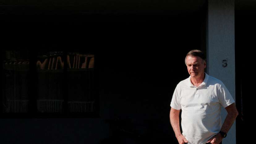 Tarcisio de Freitas visits Bolsonaro