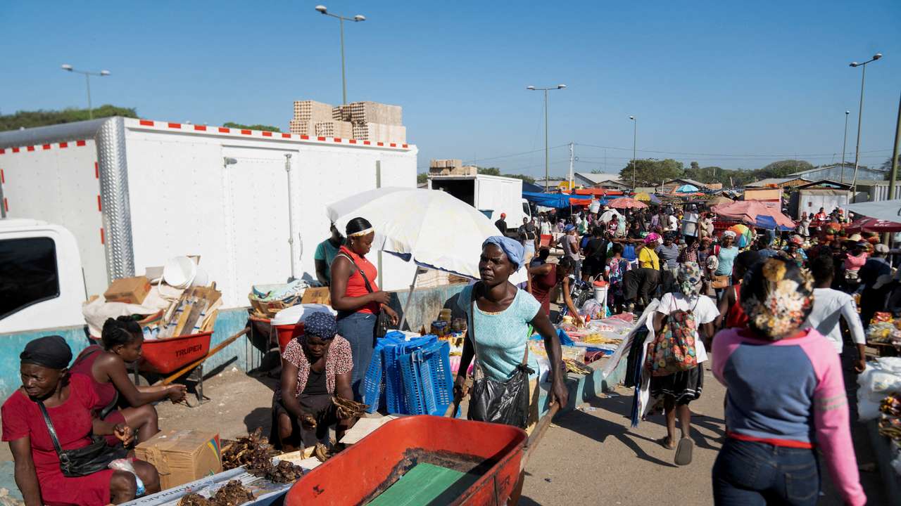 FILE PHOTO: Dominican Republic maintains vigilance at border as violence rocks Haiti