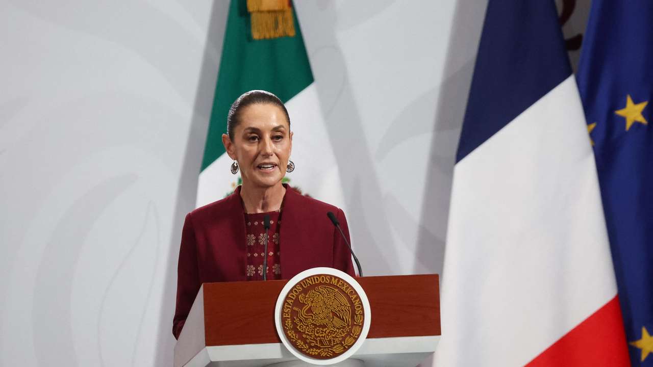Mexico's President Sheinbaum and France's President Macron meet at the National Palace in Mexico City