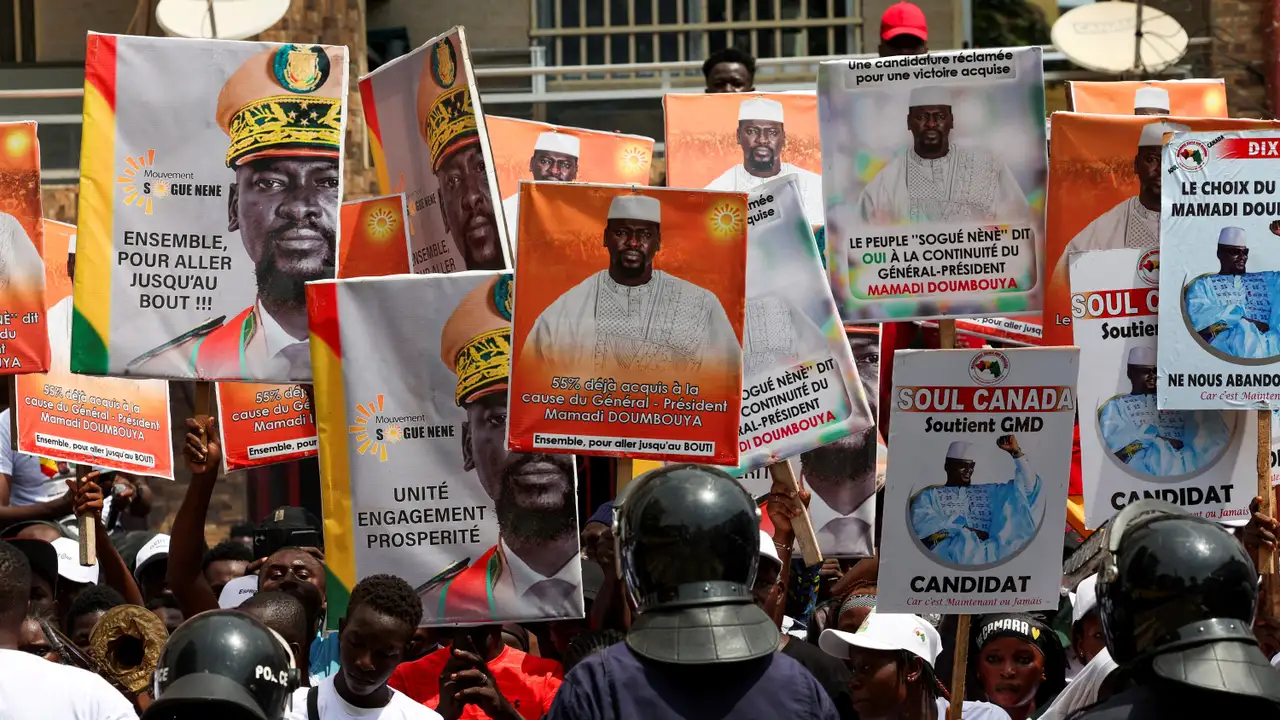 FILE PHOTO: Guinean leader Mamadi Doumbouya submits his candidacy at the supreme court ahead of Guinea presidential election in Conakry