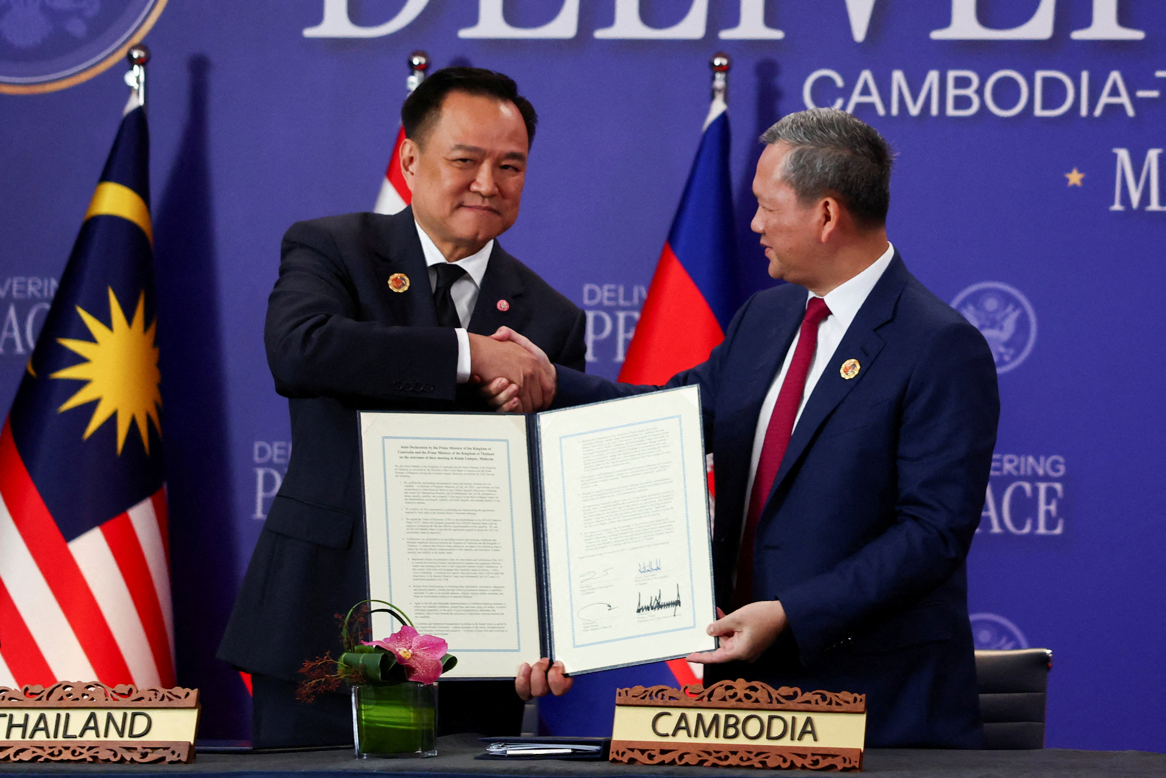 FILE PHOTO: MCambodia's Prime Minister Hun Manet and Thailand's Prime Minister Anutin Charnvirakul in Kuala Lumpur