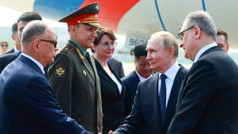 Russia's President Putin arrives in China's Tianjin for security summit