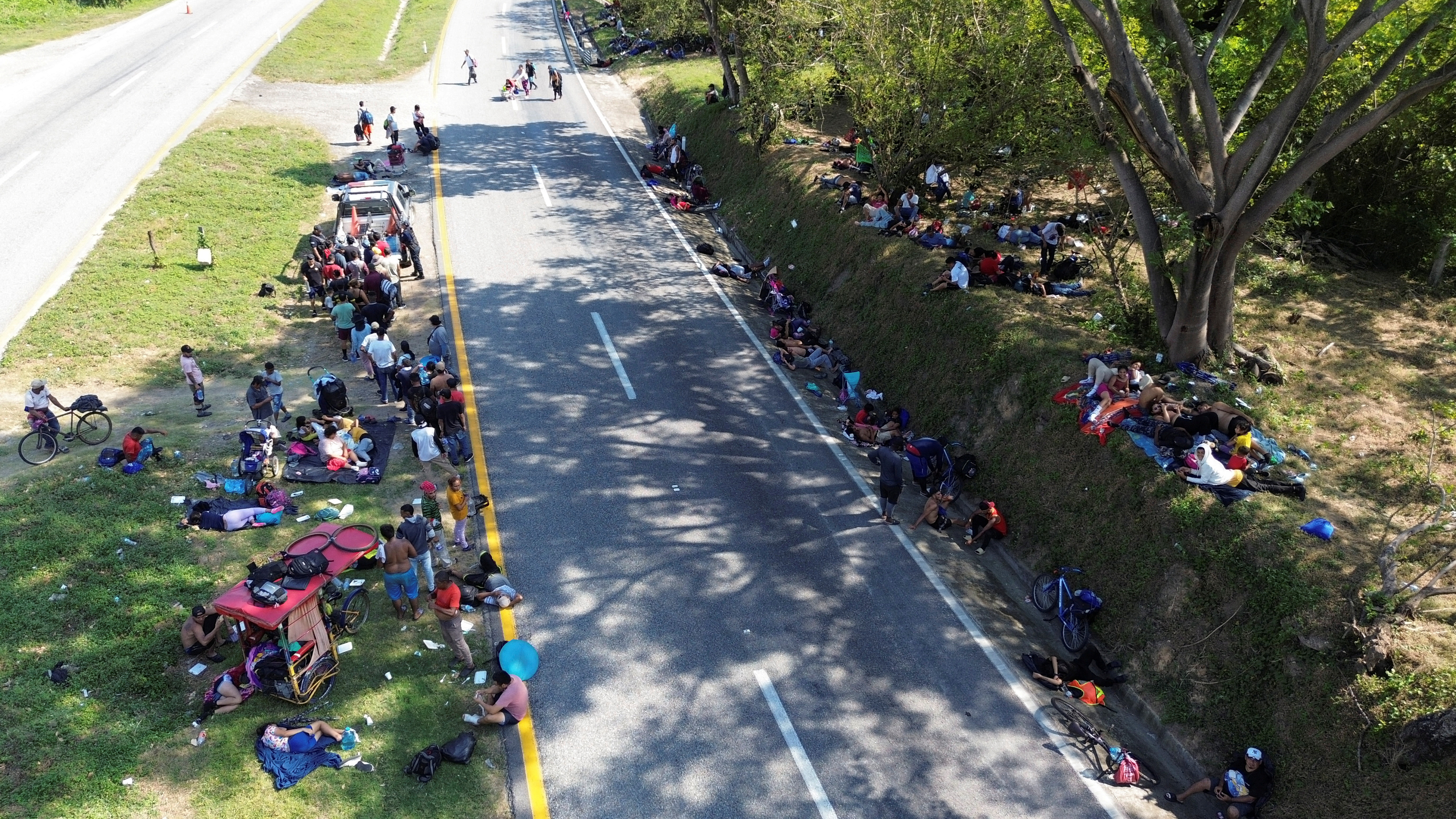 FILE PHOTO: Migrants anticipate challenges near US border as caravan treks through southern Mexico