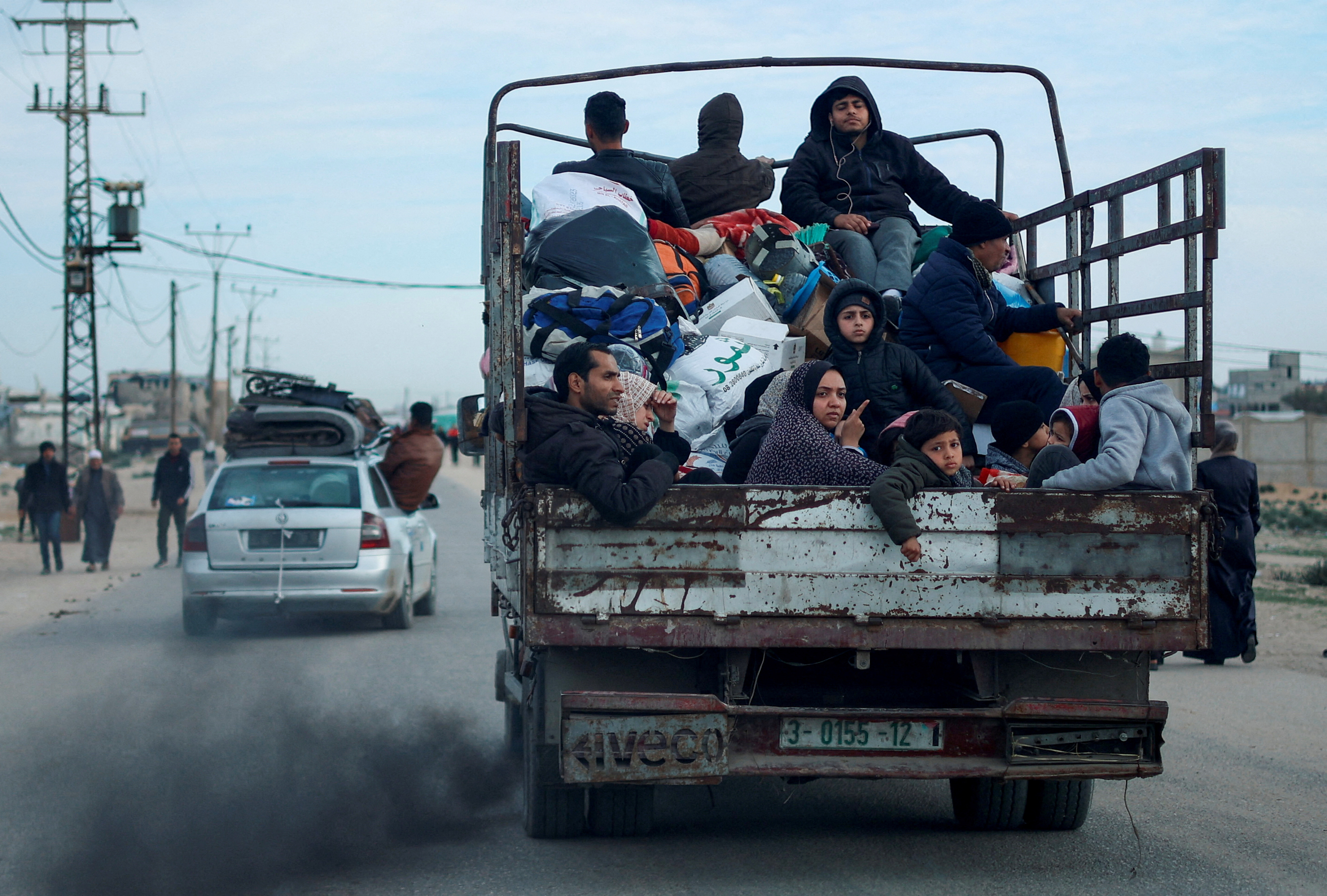 Palestinians leave Rafah, in fear of an Israeli military operation