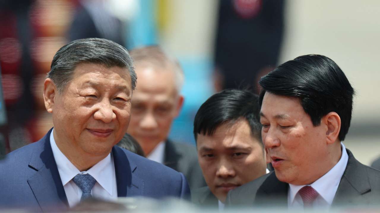 Chinese President Xi Jinping visits Vietnam