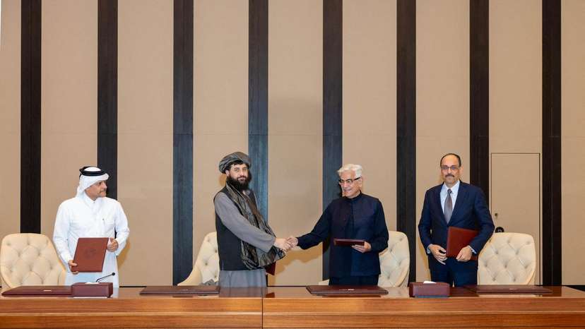 Defence ministers from Afghanistan and Pakistan agree to an immediate ceasefire during talks in Doha