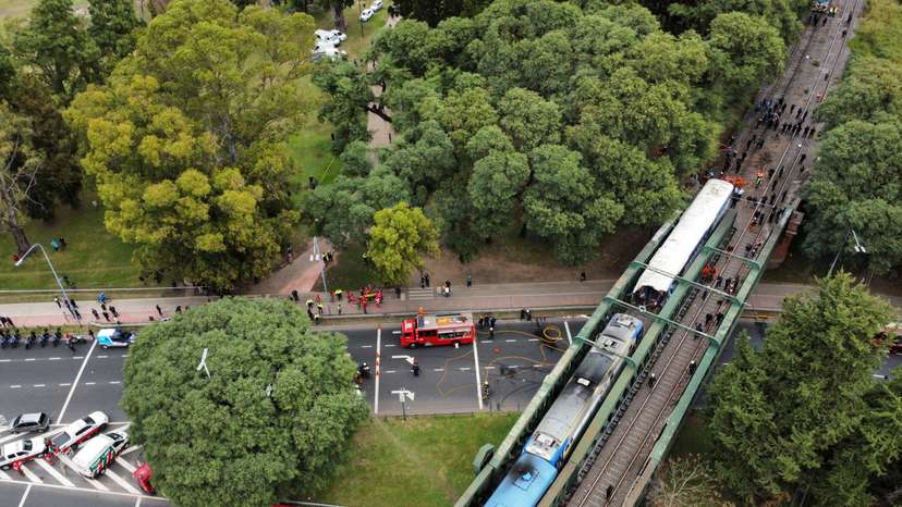 Two trains collide in Buenos Aires