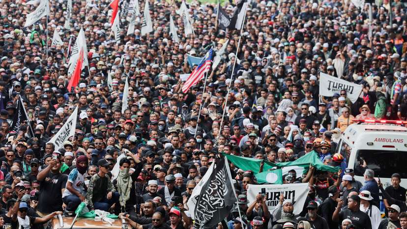 Protest demanding Malaysian PM Anwar Ibrahim to resign at Kuala Lumpur