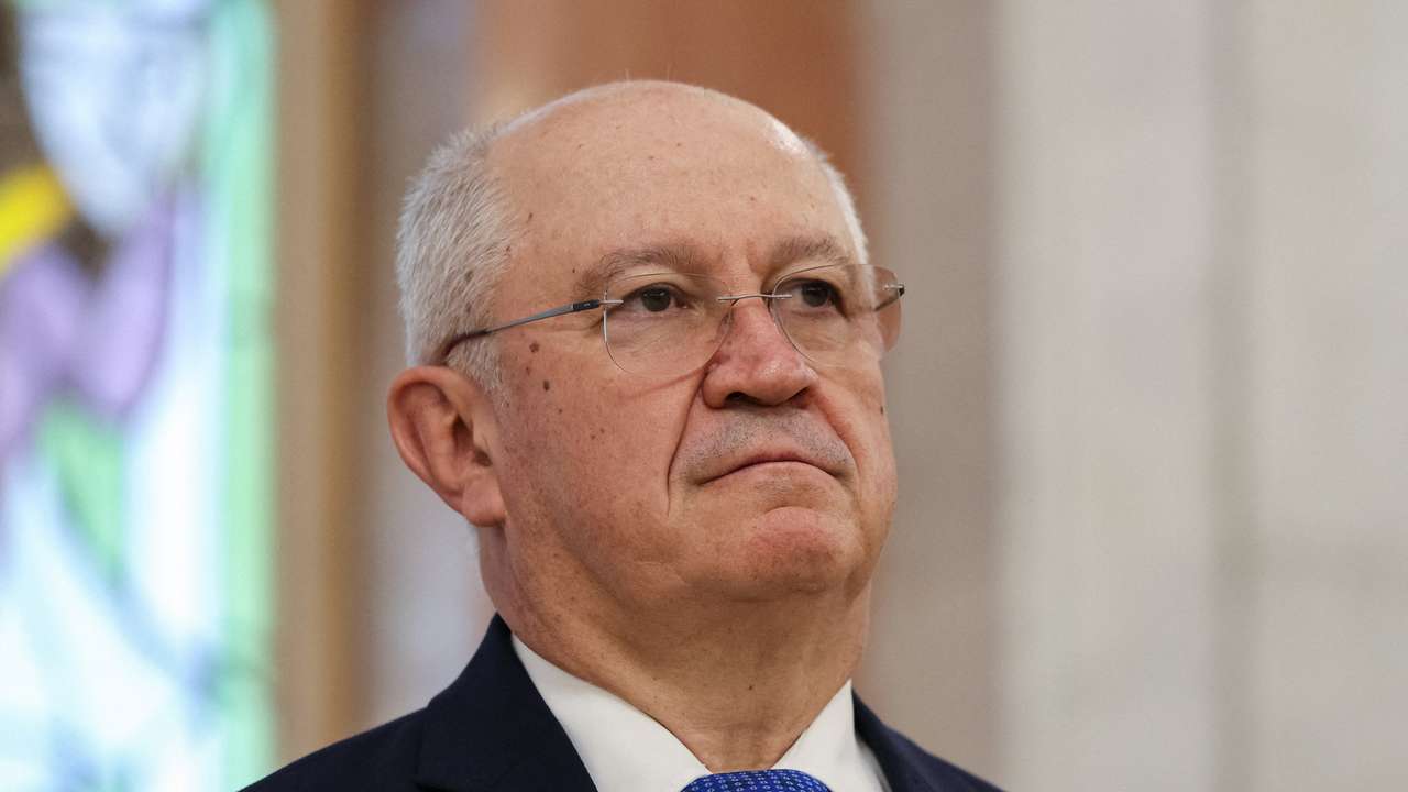 Alexandru Munteanu takes his oath as Moldova's new Prime Minister in Chisinau