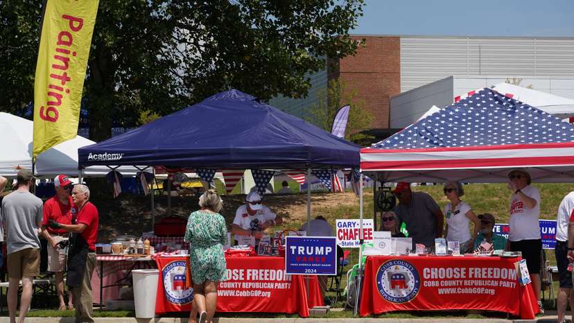Pigs and Peaches country festival in Kennesaw