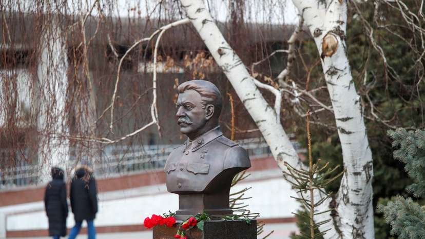 FILE PHOTO: New monument to Soviet leader Stalin unveiled to mark WW2 anniversary in Volgograd