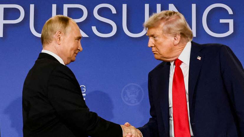 FILE PHOTO: U.S. President Trump meets with Russian President Putin in Alaska