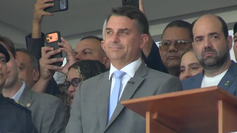 Flávio Bolsonaro pledges war on organised crime in Brazil