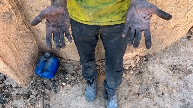 Trabalhador de carvoaria em condições análogas à escravidão resgatado pelo Ministério Público do Trabalho.
