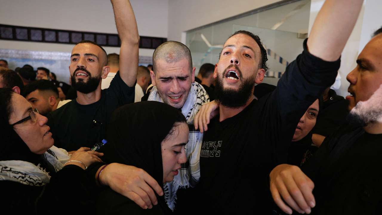 Hostages-prisoners swap deal between Hamas and Israel