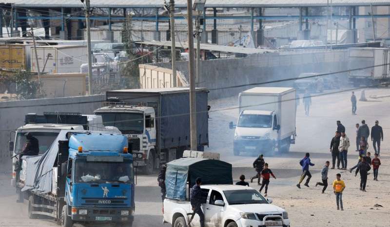 Trucks carrying aid arrive in Rafah