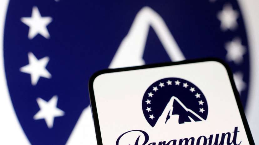 FILE PHOTO: Illustration shows Paramount Global logo