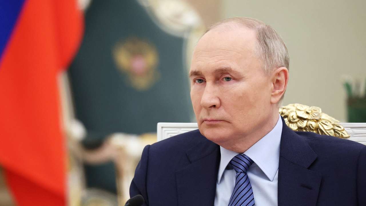 Russian President Vladimir Putin meets with winners of the Leaders of Russia national management competition in Moscow