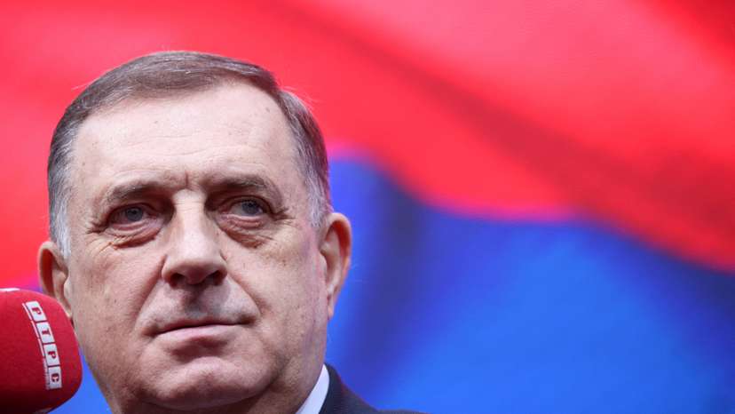 FILE PHOTO: President of Republika Srpska (Serb Republic) Milorad Dodik addresses his supporters, in Banja Luka
