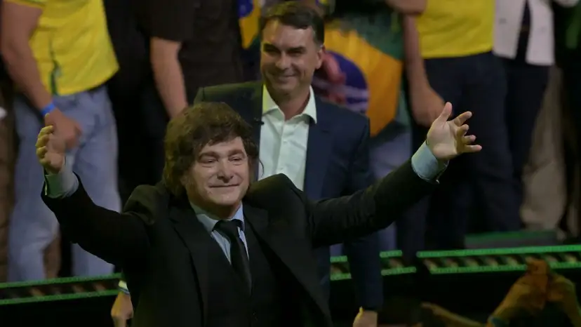 presidente argentina javier milei e flavio bolsonaro