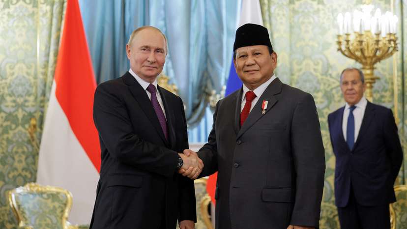 Russian President Putin and Indonesian President-elect Prabowo meet in Moscow