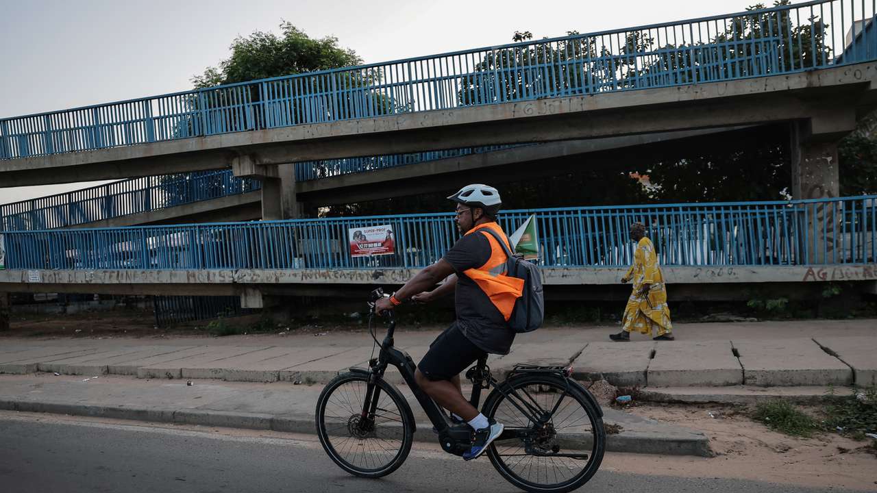 Senegal cycling trend can boost green transport if encouraged, campaigners say