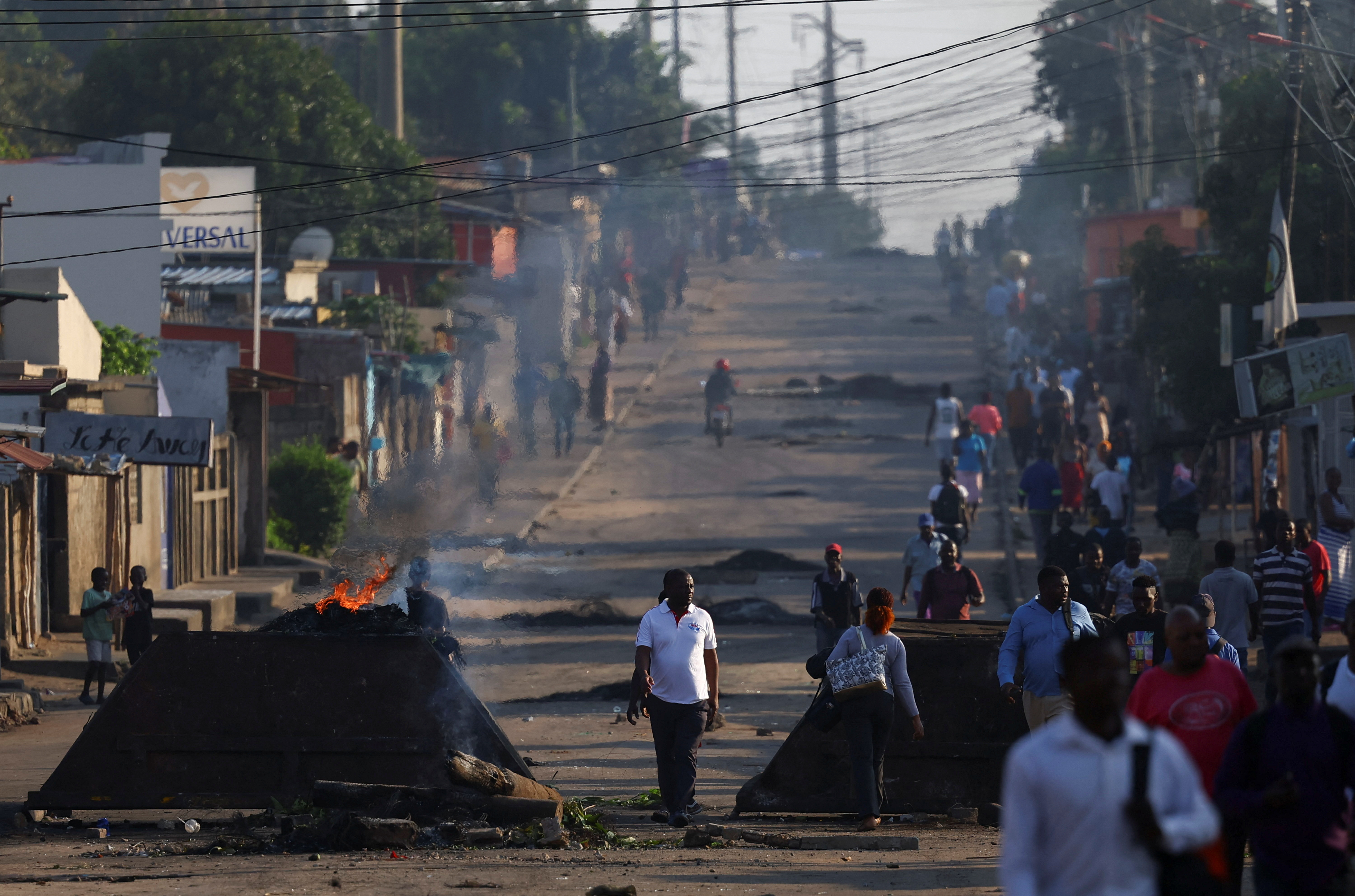 Mozambique's ruling party retains power in contested election