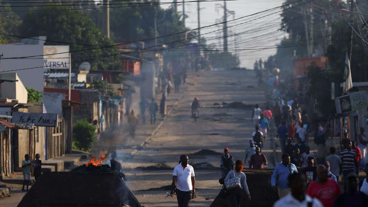Mozambique's ruling party retains power in contested election
